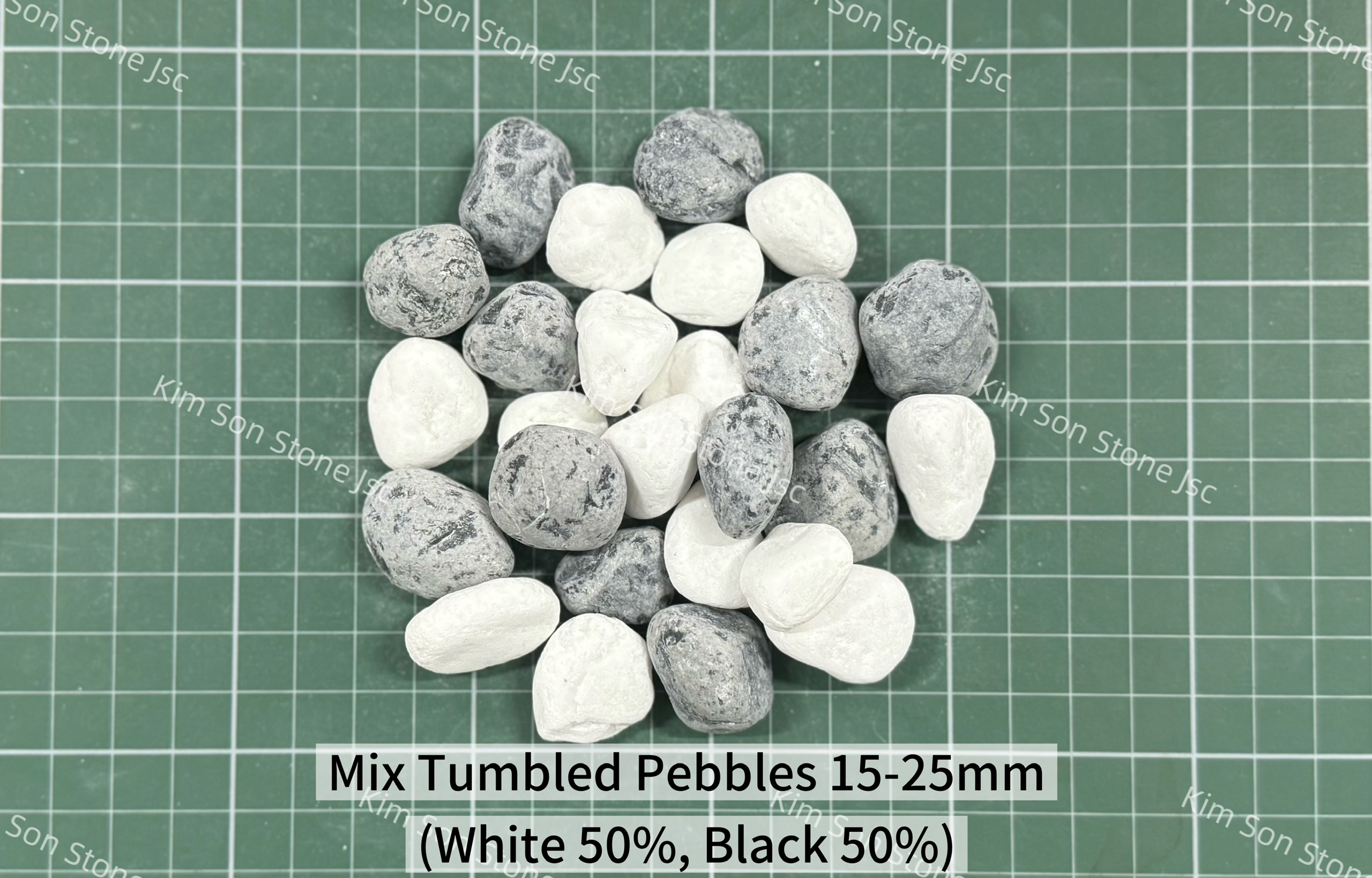 Mix Tumbled Pebbles White 50%, Black 50%