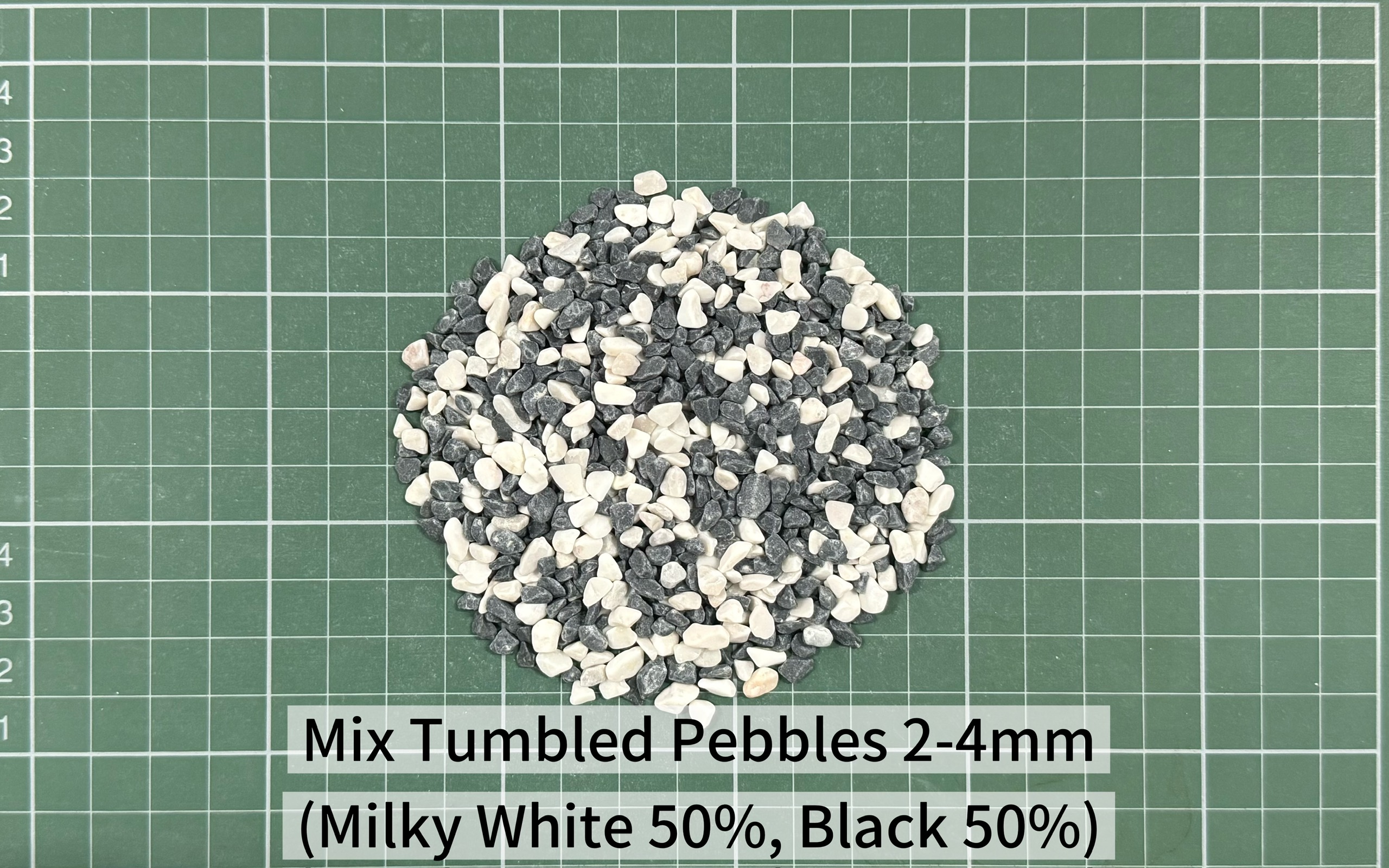 Mix Tumbled Pebbles Milky White 50%, Black 50%