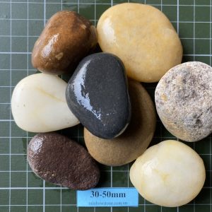 Mix river pebbles above 10mm